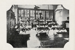 Pie de Foto: Liceo de Niñas Nº 4 "Paula Jaraquemada. Clase de Química, c. 1927