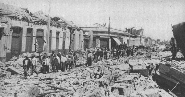Calle de Chillán tras el terremoto de 1939