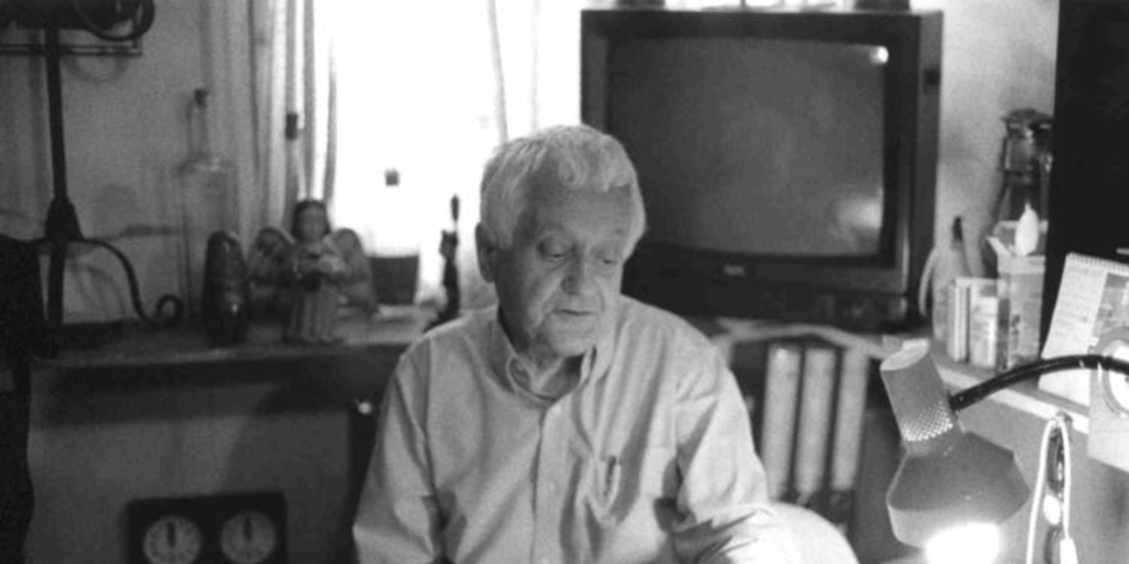 Miguel Arteche, hacia 2000