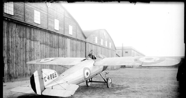 Avión H. P 110 de la Escuela de Aviación