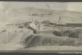 Establecimiento de la Mina San Luis, perteneciente a Luis Camus, ubicada donde actualmente se encuentra Chuquicamata, ca. 1900