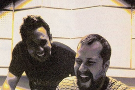 Rolando Ramos junto al músico estadounidense Bill Gould en Radio Rock & Pop, 1995
