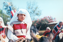 Niño a caballo en la Fiesta de Cuasimodo de Talagante, abril 1997