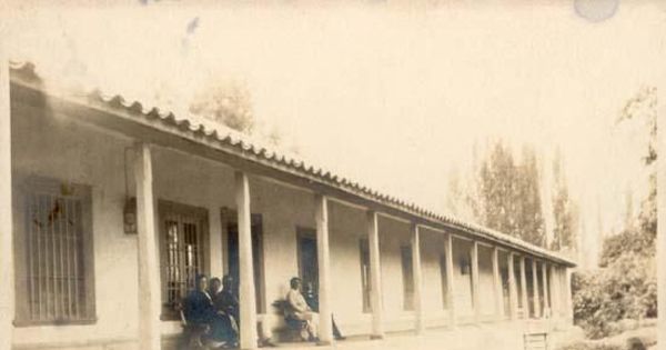 Hacienda de Chomedague (Santa Cruz) donde Medina pasó parte de su infancia, cerca de 1900